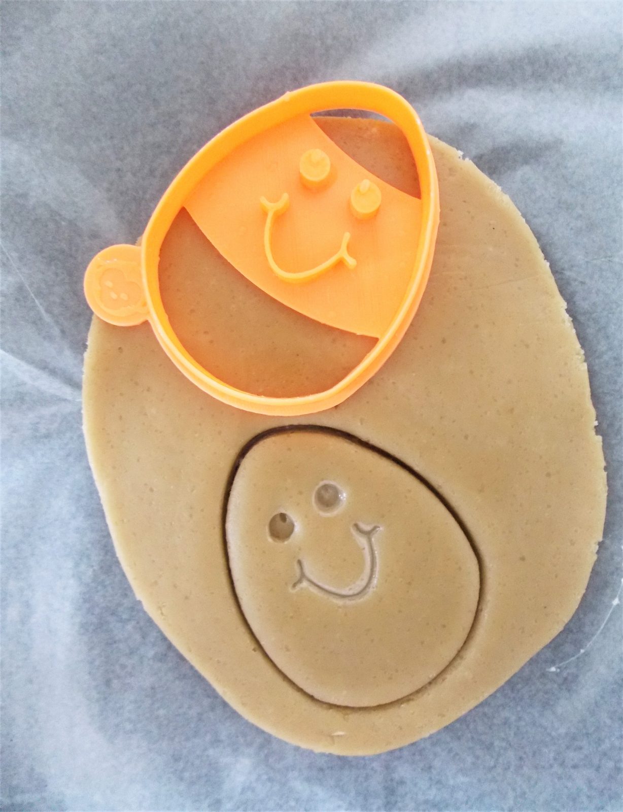 Egg Face Happy Cookie Cutter
