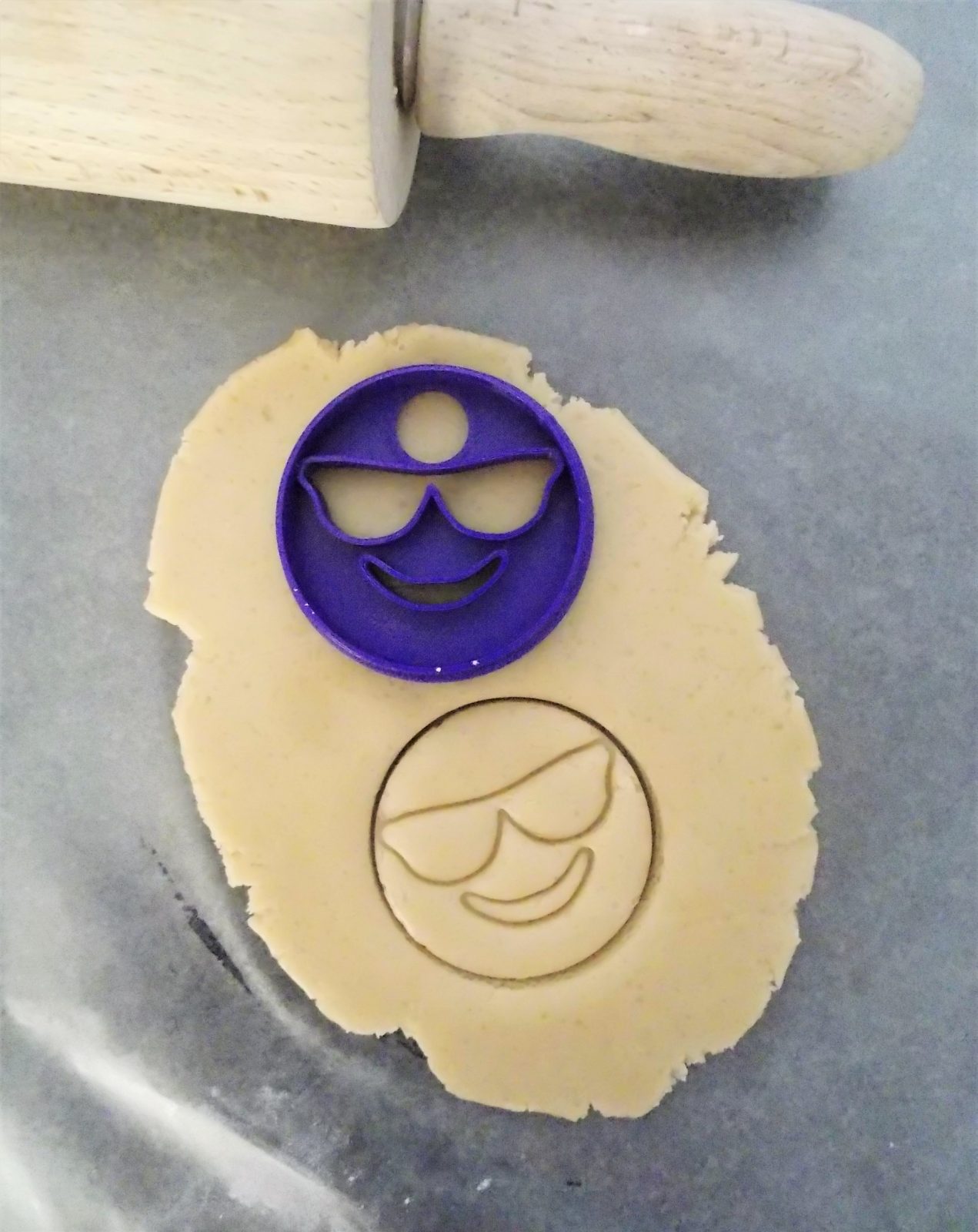 Mini Sunglasses Emoji Two Part Cookie Cutter