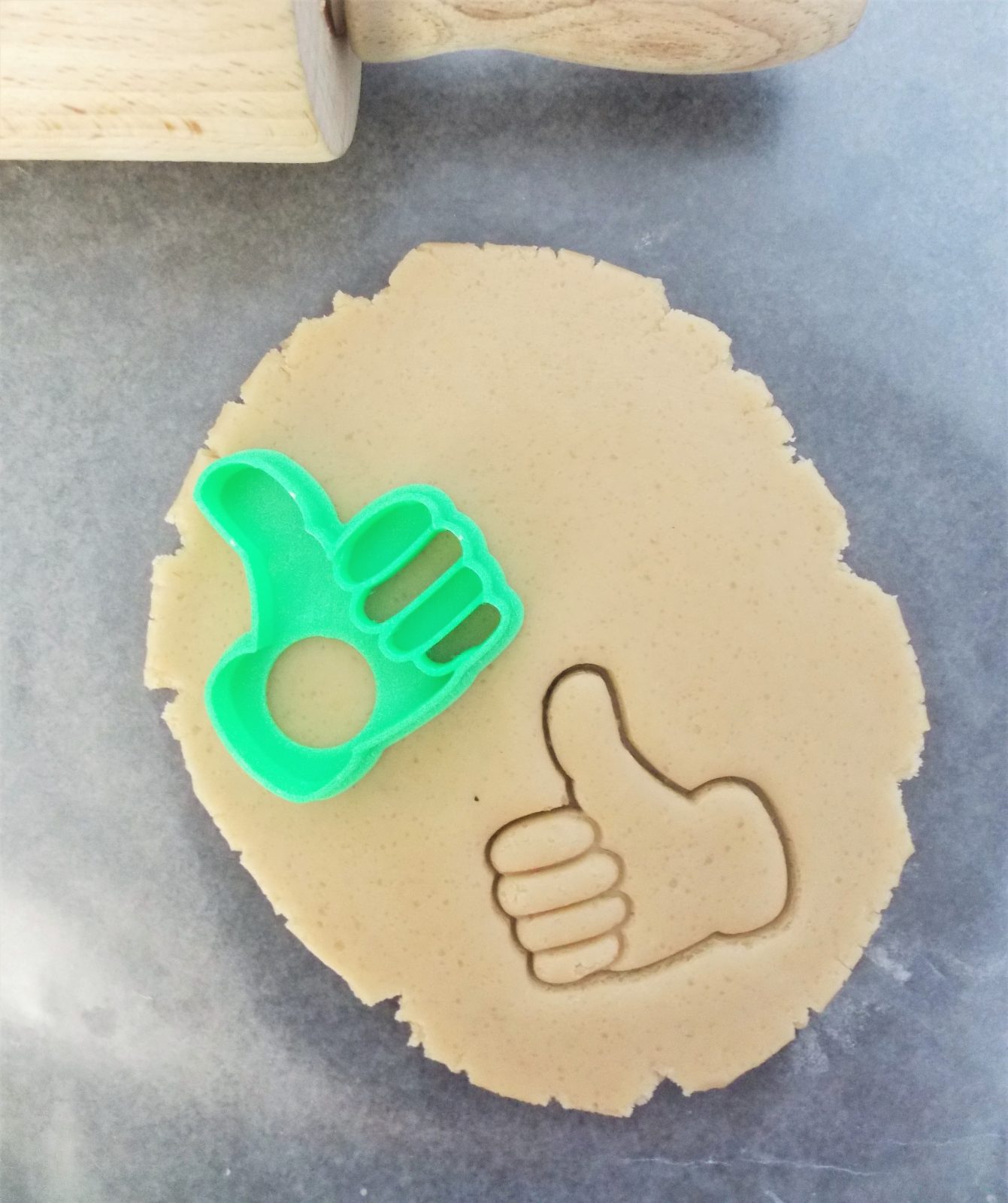 Mini Thumbs Up Emoji Cookie Cutter