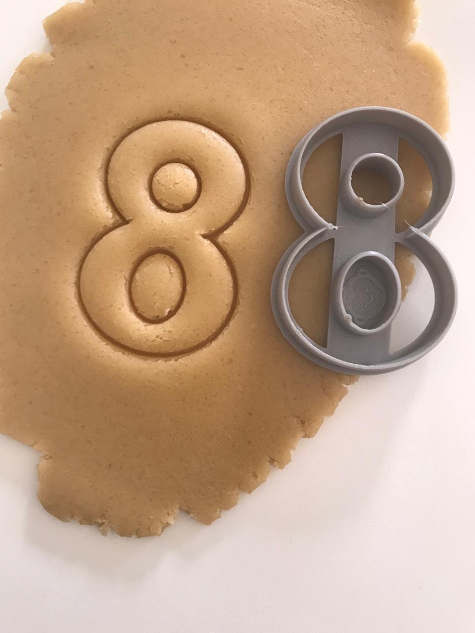 Number 8 Cookie Cutter