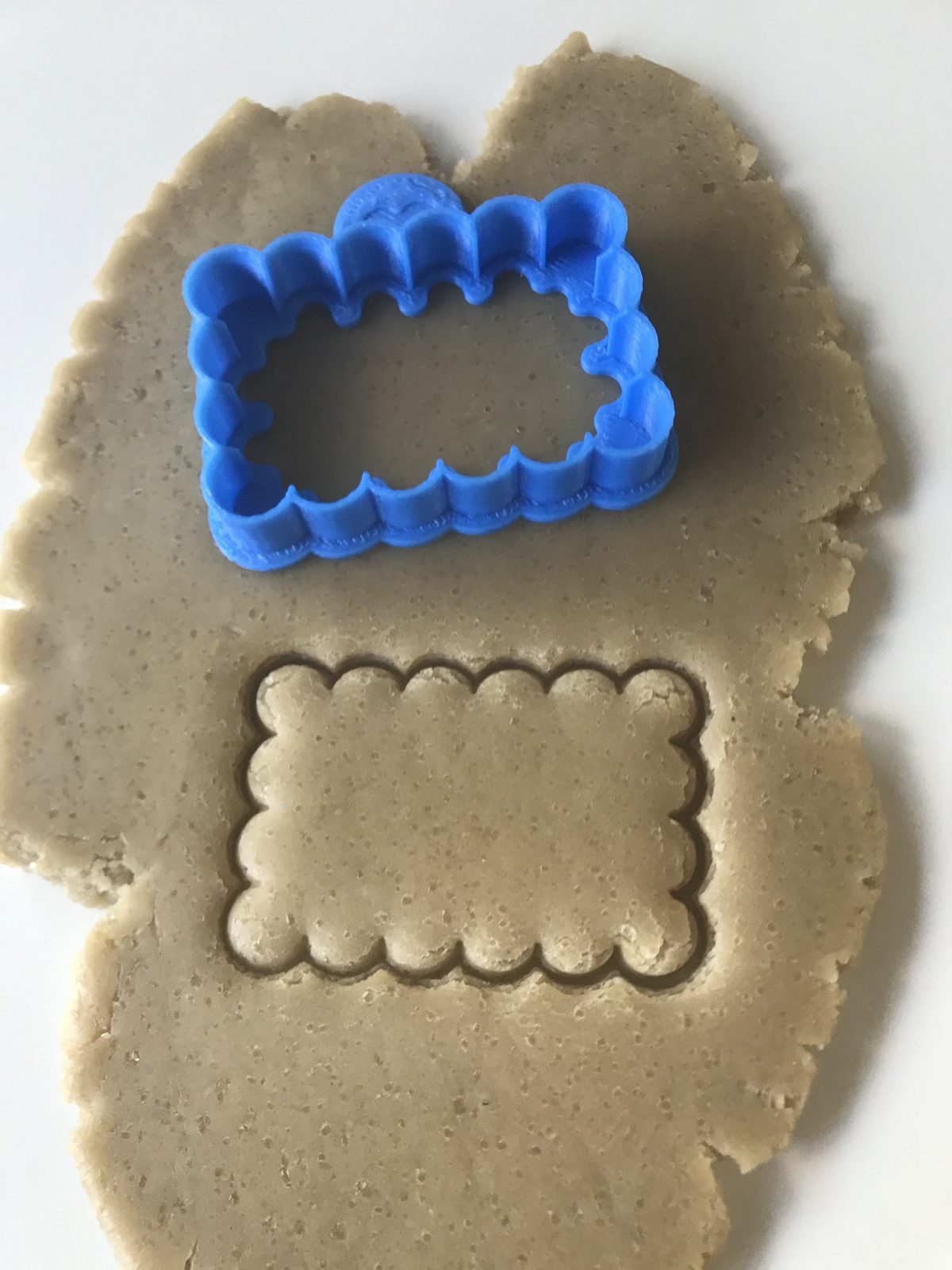 Scalloped Rectangle Frame Cookie Cutter
