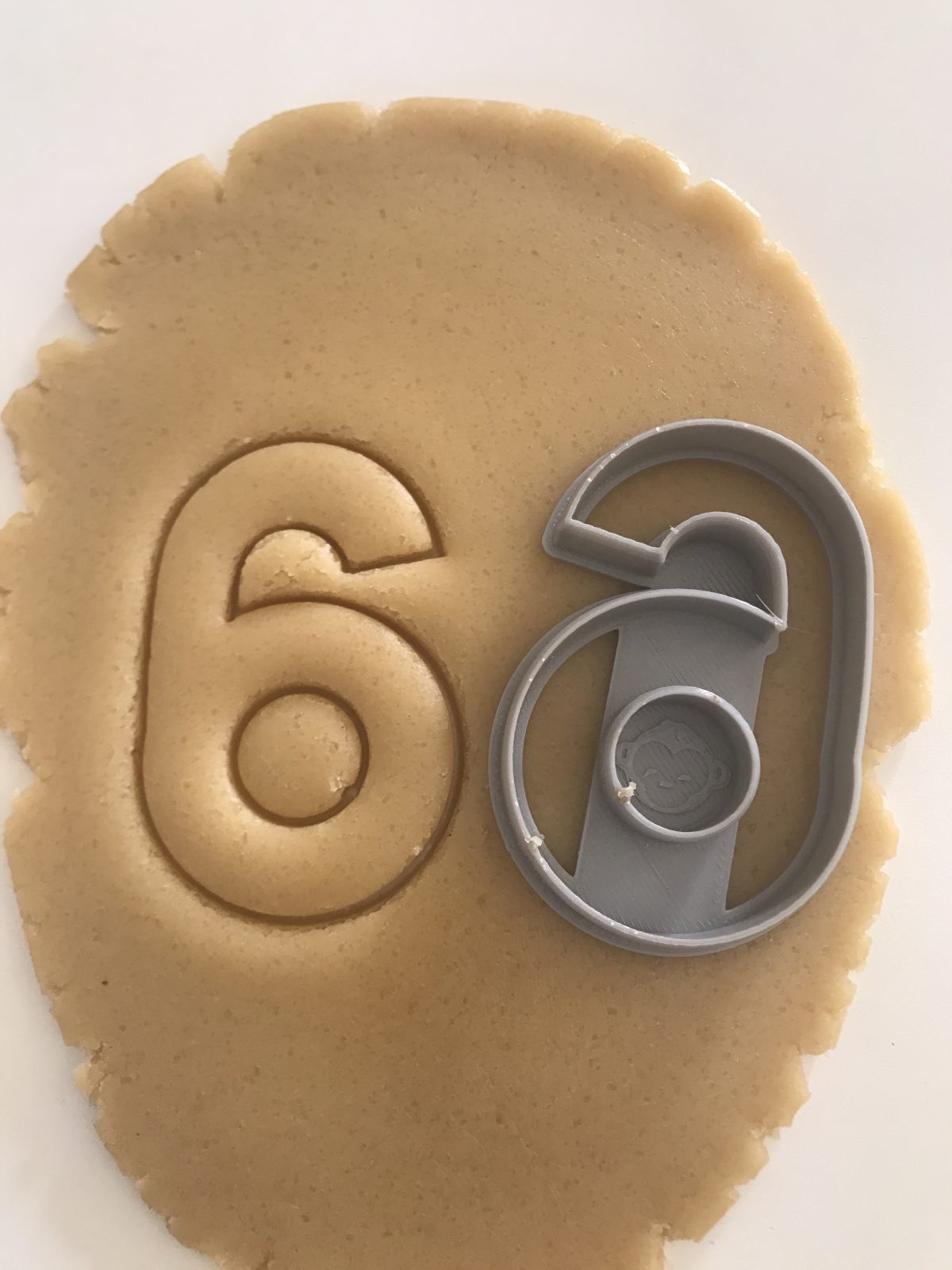 Number 6/9 Cookie Cutter