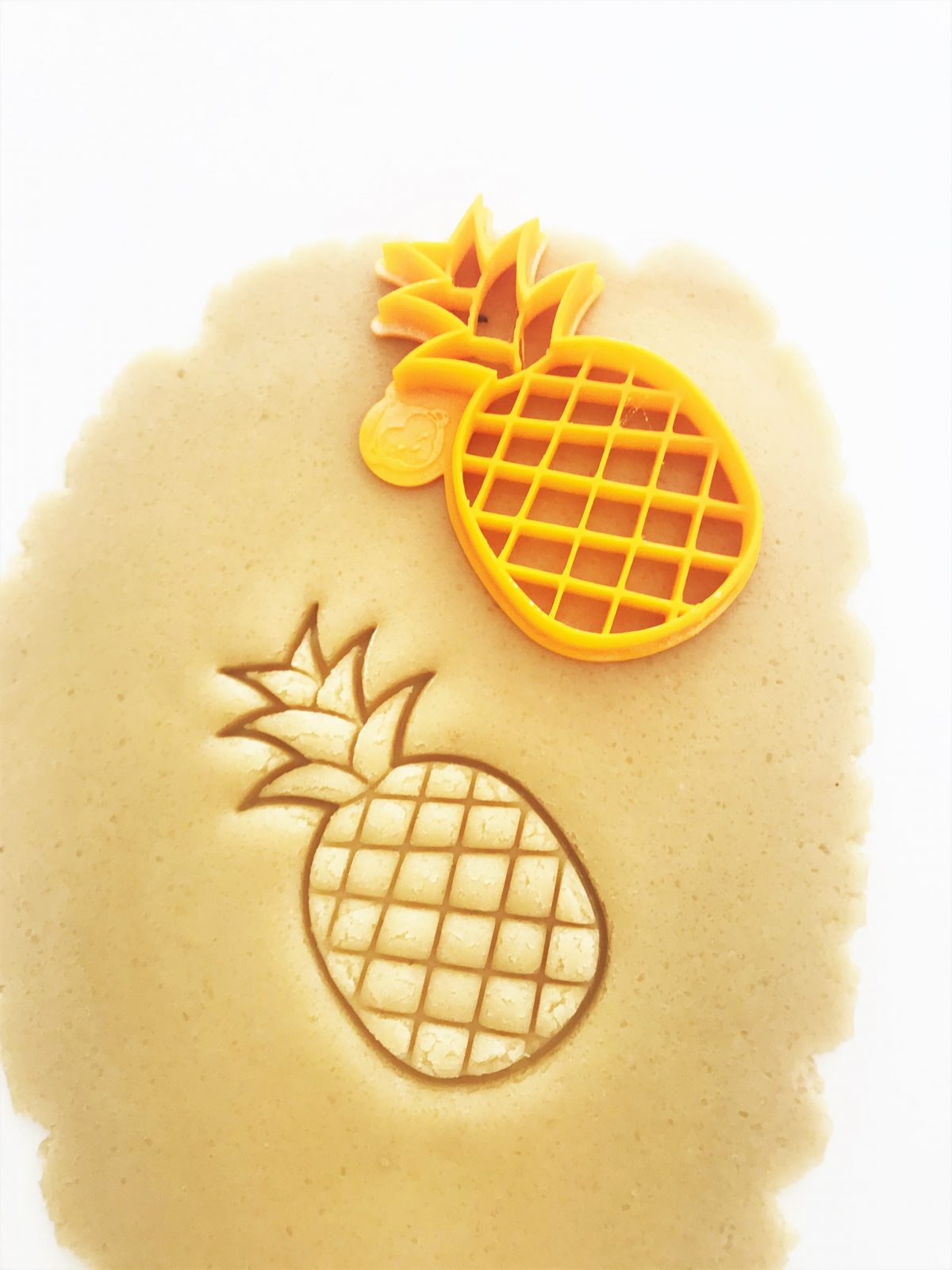 Pineapple With Crown Cookie Cutter