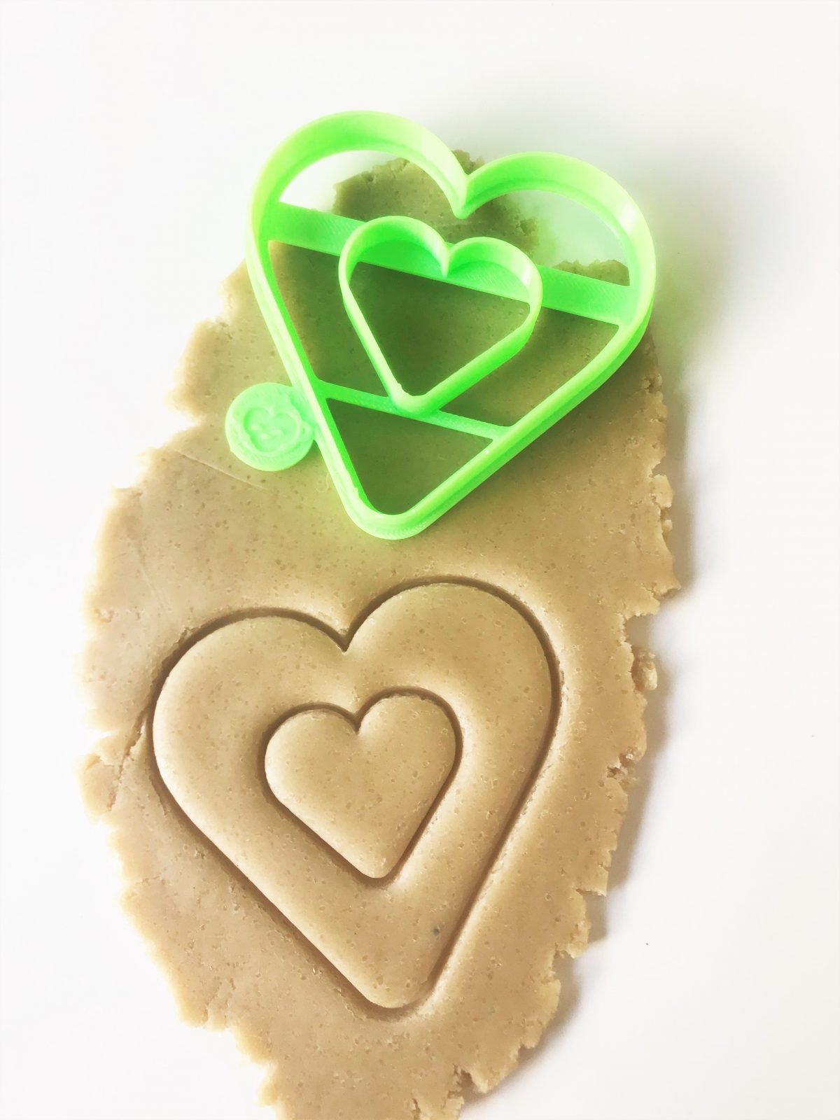 jam filled cookies, cookie cutter