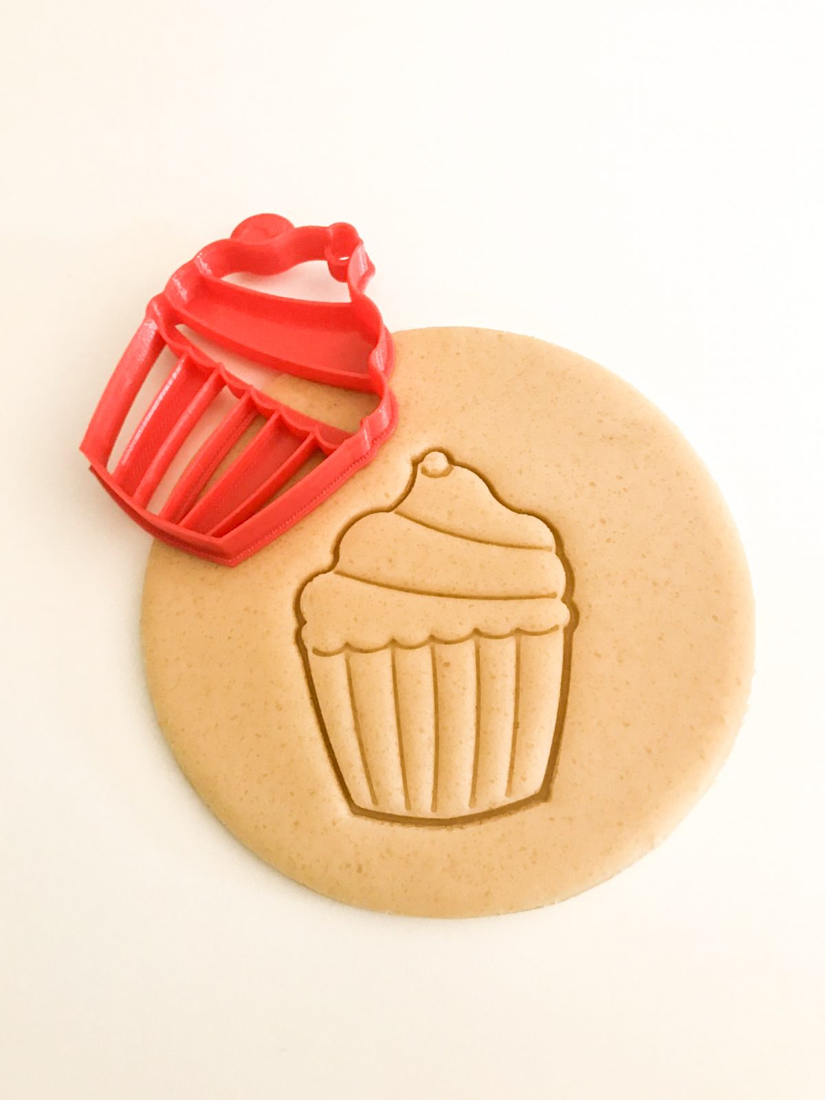 Cupcake-with-Cherry-Cookie-Cutter