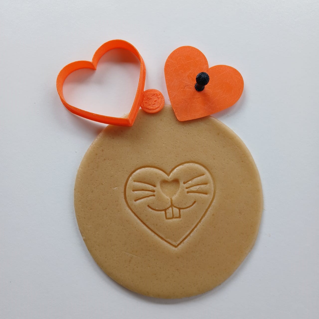 Buck Tooth Heart Mini Cookie Cutter