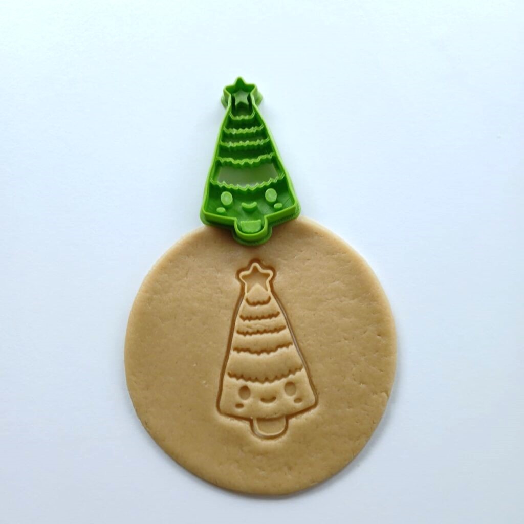 Cute And Simple Xmas Tree Character Cookie Cutter